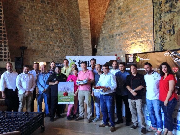 Participantes en la semifinal del II Concurso de Alta Cocina 'Cereza Castillera', ayer en el Parador.