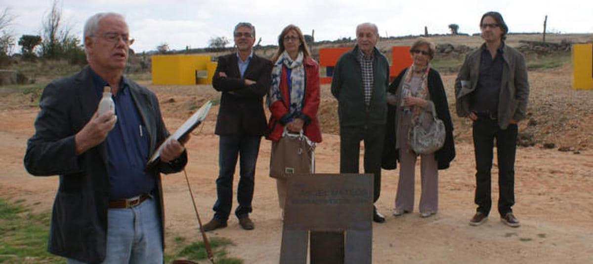 El patrimonio cultural de Morille se enriquece con esculturas de Ángel Mateos