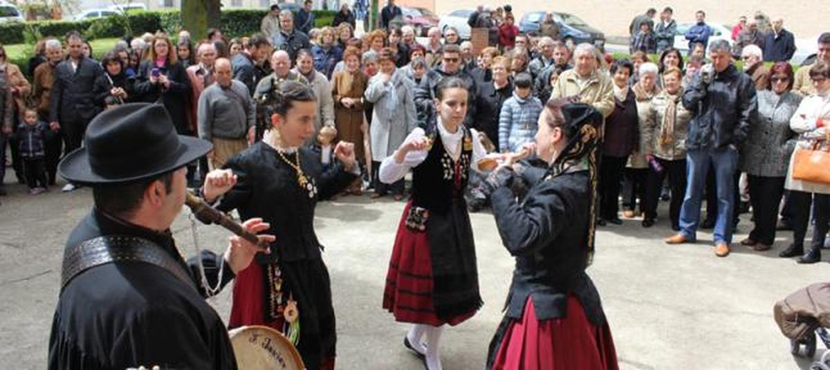 Cientos de personas celebran las fiesta de San José
