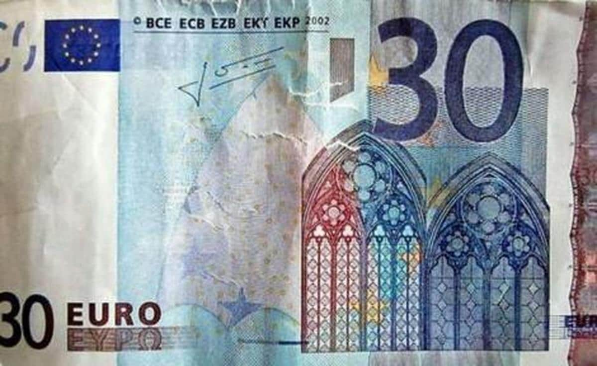 Billetes de euros falsos (pero legales): la policía alerta de un nuevo timo