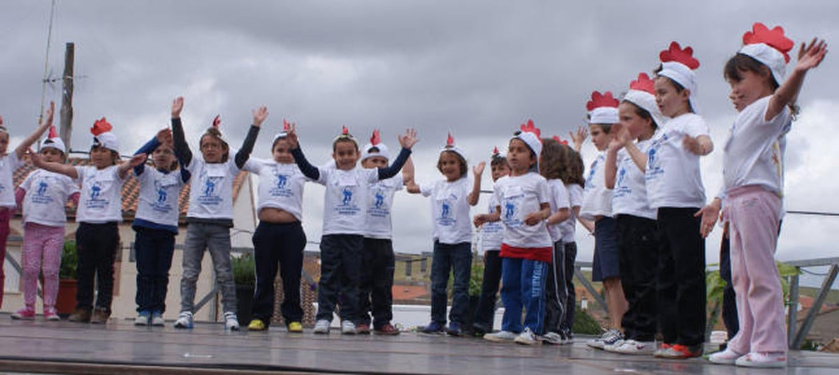 Mil escolares participan en el 'Danzar de los Danzares'