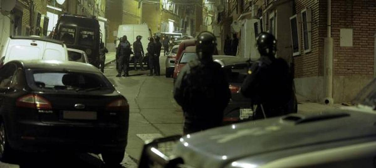 Tres de los siete detenidos en la redada del Carmen entran en Topas