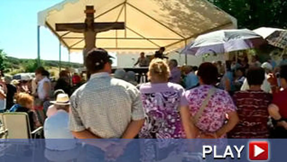 Cerca de 10.000 peregrinos acuden al besapiés del Cristo de Cabrera