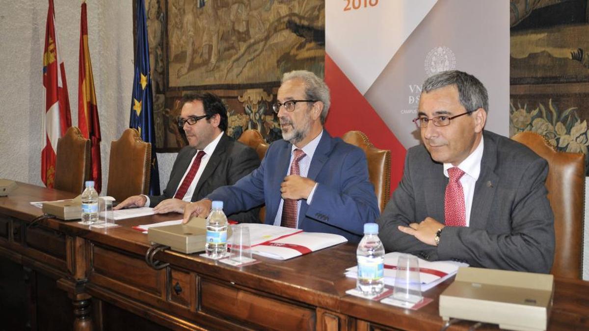 La Universidad constituye su propia comisión para el VIII Centenario ante la falta de apoyo del Gobierno