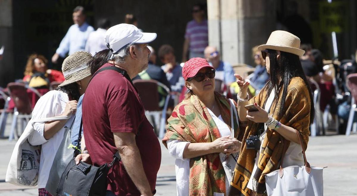 El frenético agosto turístico en Salamanca: a 5 consultas por minuto