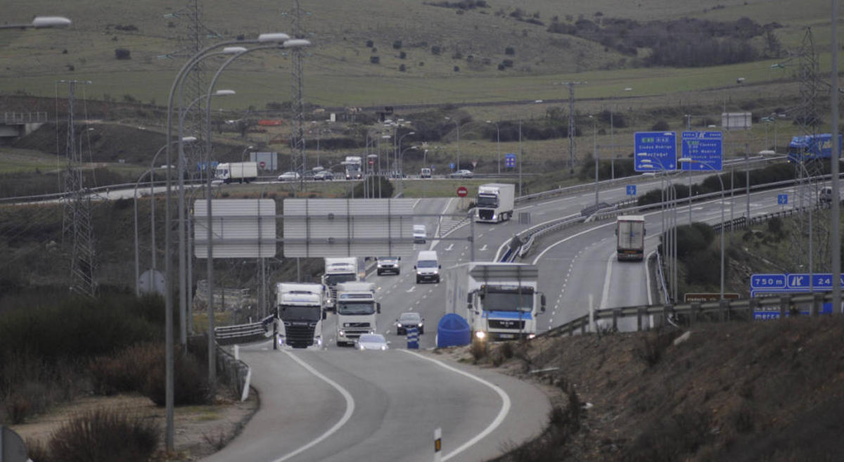 Los transportistas, sin descanso 'reglamentario' en 166 kilómetros