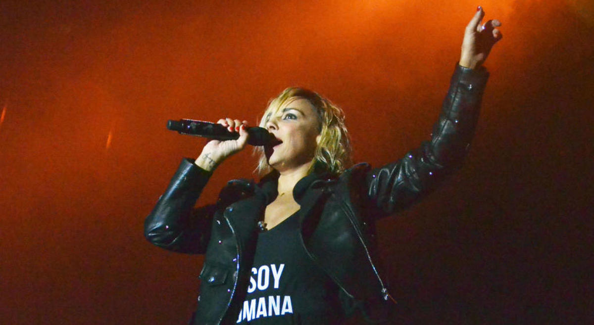 Chenoa conquista Béjar