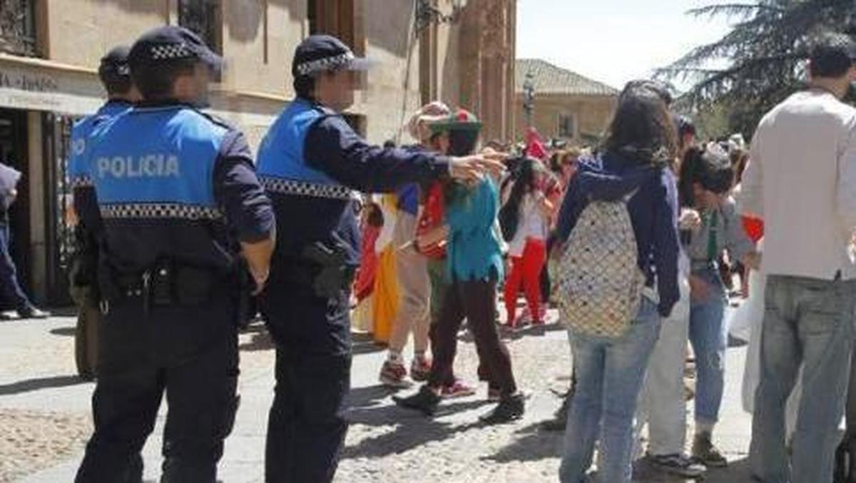 Dos jóvenes detenidos en las Fiestas de Ciencias por intentar agredir a dos policías