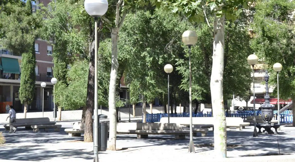 Los grupos municipales se comprometen a consensuar la reforma de la plaza de Barcelona