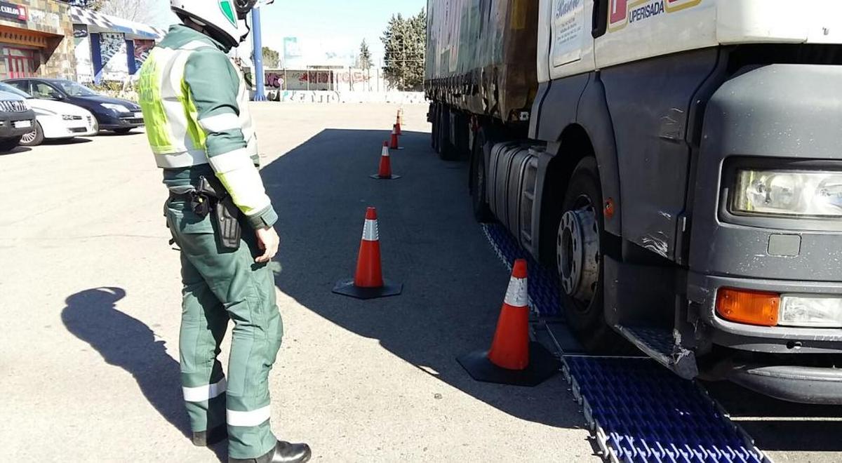 Cazado un camionero en Salamanca por conducir 15 horas y media seguidas