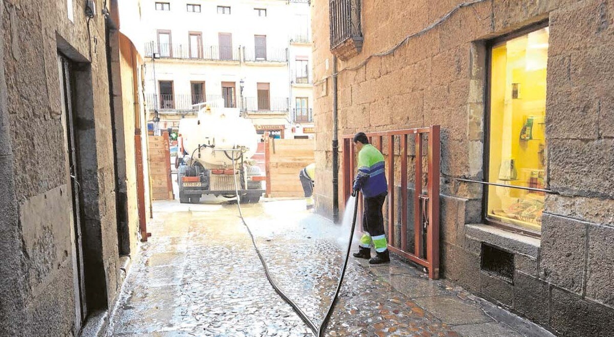 La propuesta sobre el servicio de limpieza en Ciudad Rodrigo podría dejar en la calle a 14 trabajadores