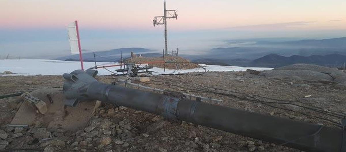 Derriban de forma intencionada un poste del telearrastre de La Covatilla