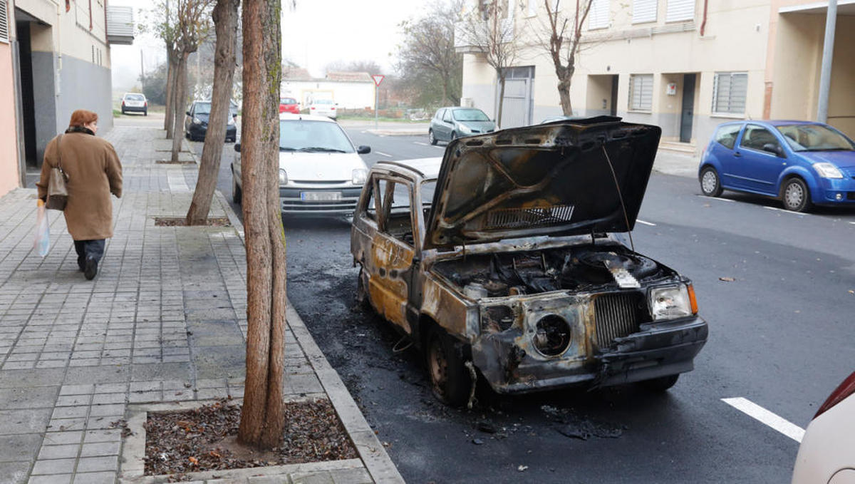 Arde otro vehículo de madrugada en Salamanca