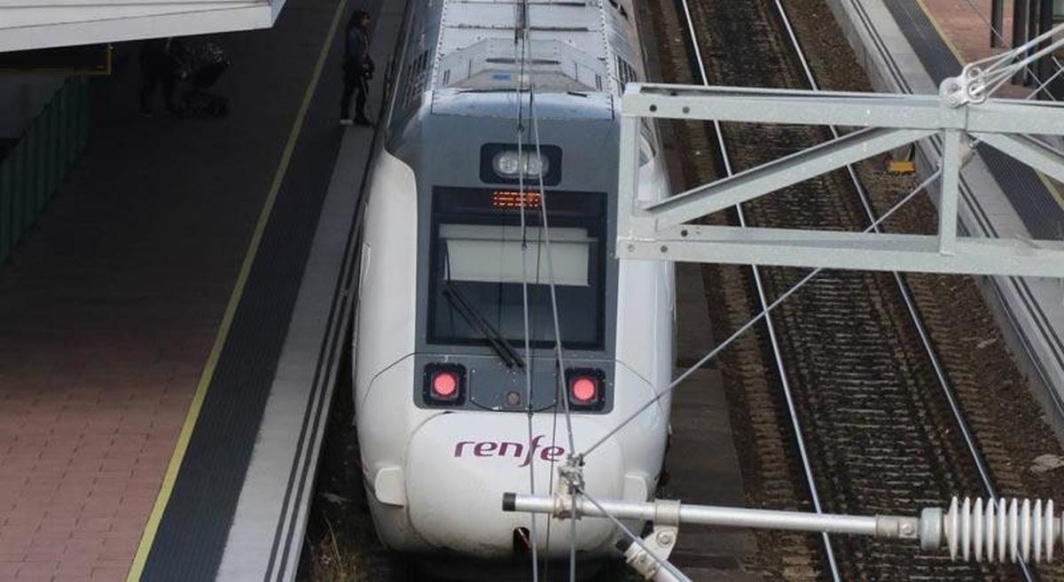 Retrasos de una hora en dos trenes Alvia entre Salamanca y Madrid