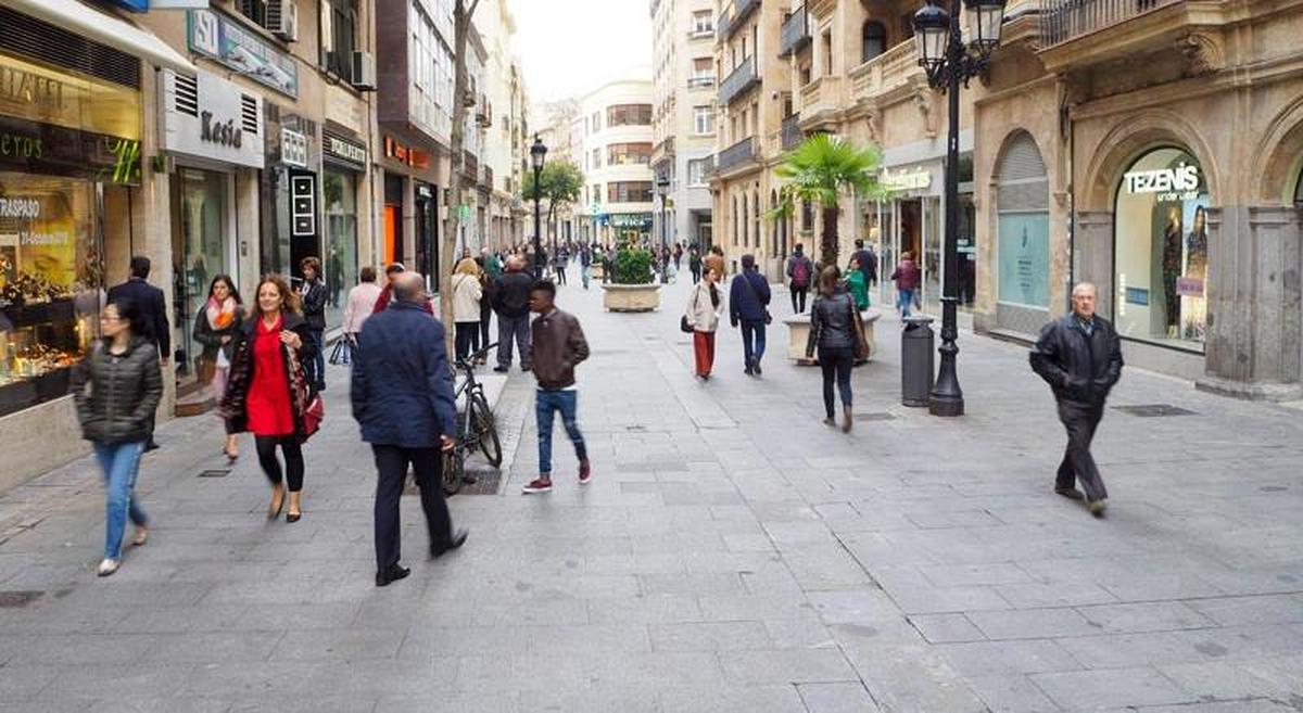 No llores maricón. El padre acusado de pegar a su hijo de 3 años que se quejaba de frío en la calle Toro, ante el juez