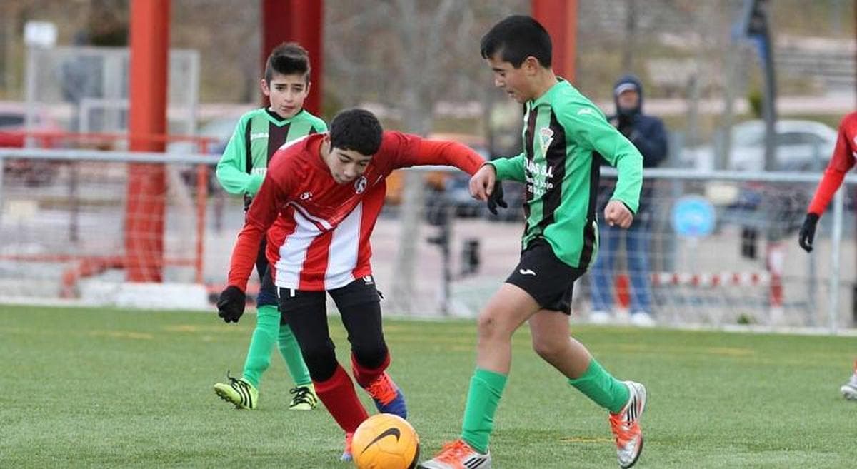 Alberto Mangas, el niño con microcefalia que no encuentra límites en un campo de fútbol