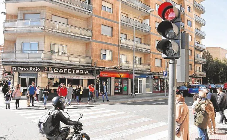 Comienzan las obras para reprogramar 156 semáforos de Salamanca