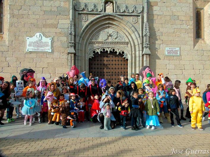 Niños y adultos disfrutan del “domingo gordo” en Macotera