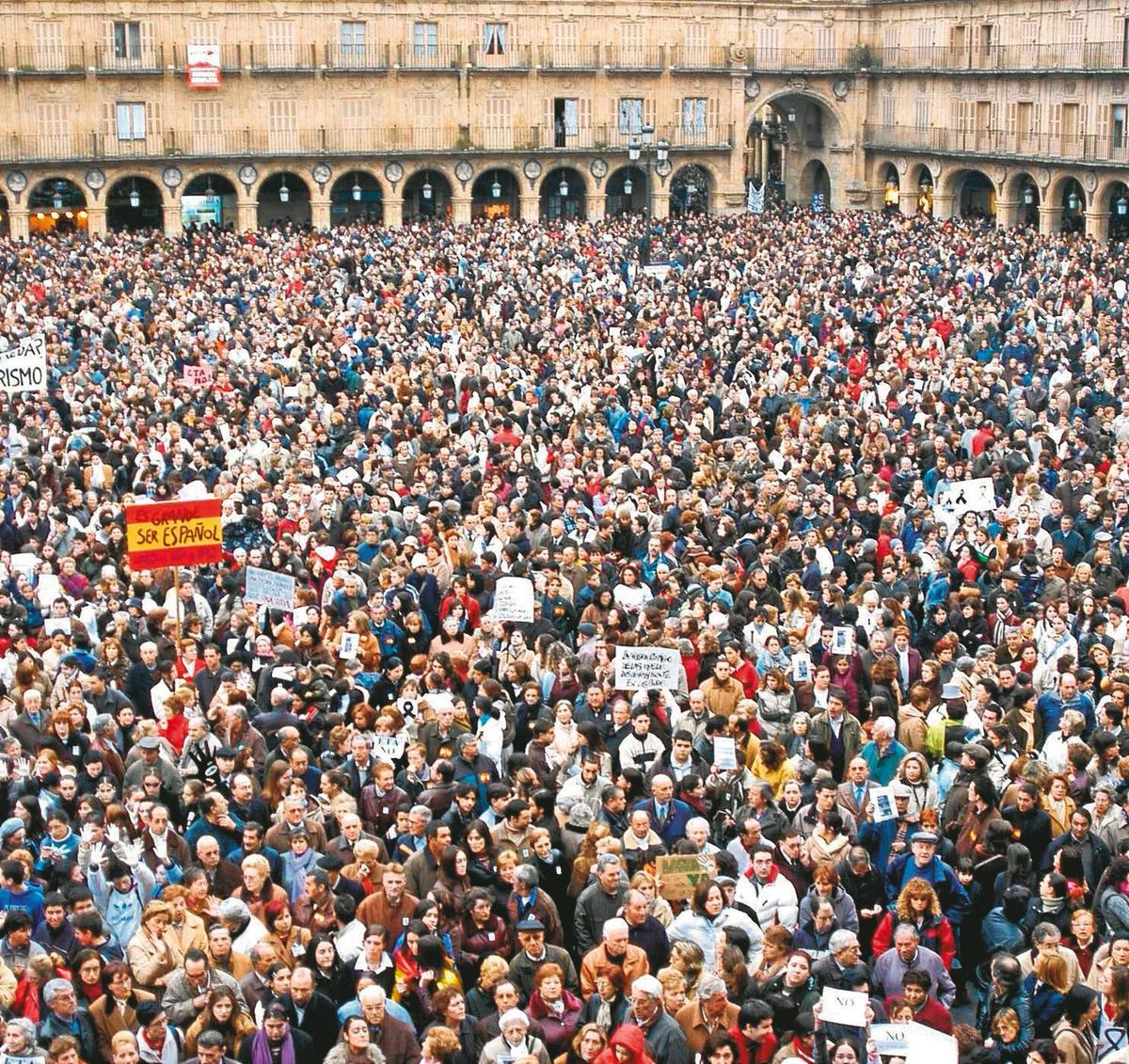 Manifestación en Salamanca posterior al 11 de marzo de 2004. |ARCHIVO
