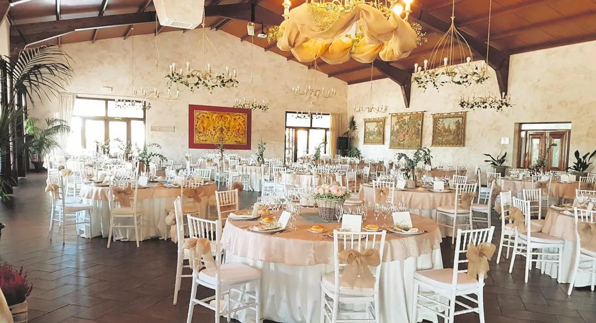 La Finca ‘El Ventorro’ cuenta con varios salones equipados con todo lo que las parejas necesitan para celebrar el banquete y la posterior fiesta.