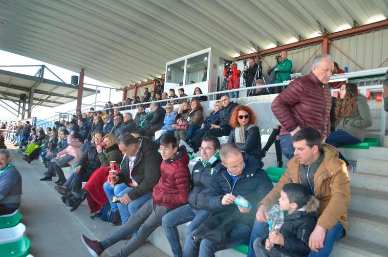 El Guijuelo logra un sufrido triunfo ante el Bouzas y se mete en Copa (1-0)