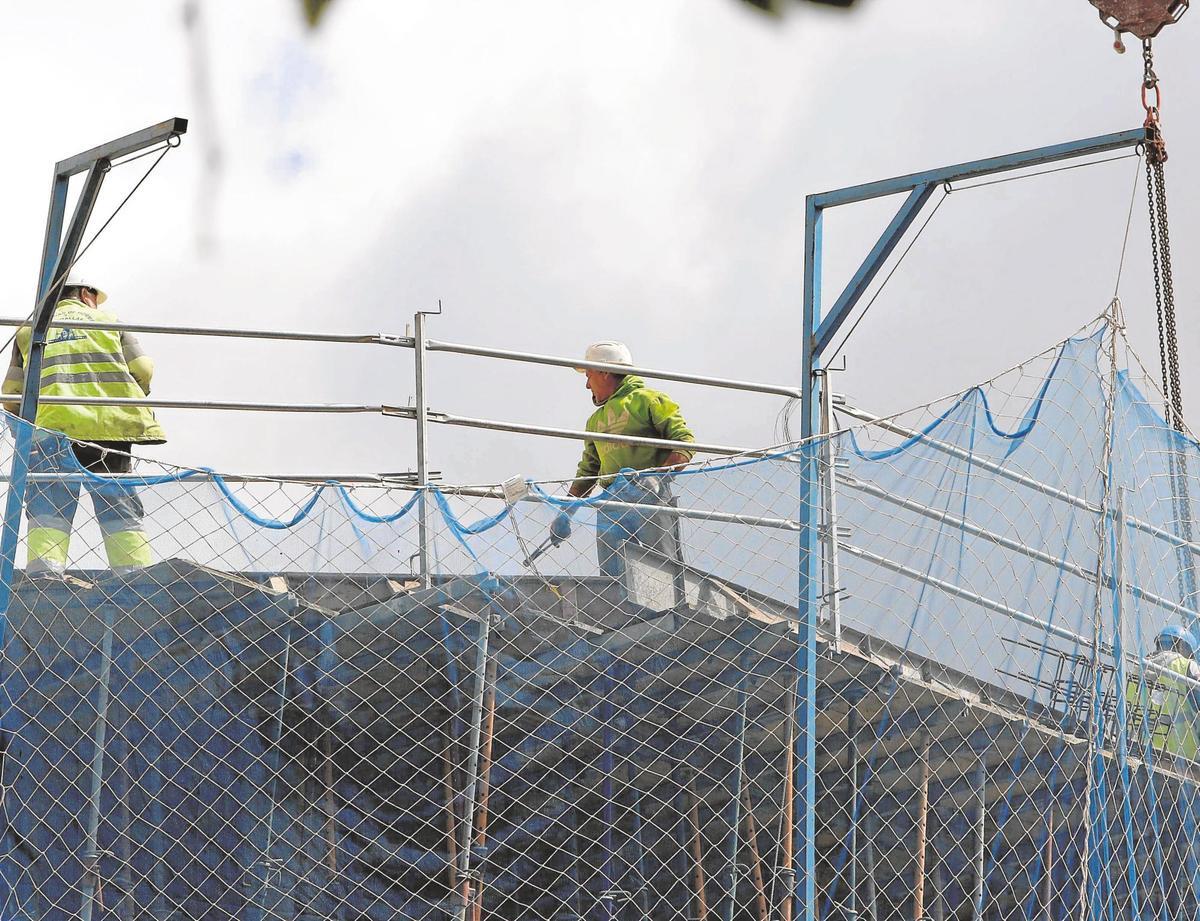 Trabajadores de la construcción en una obra en Salamanca