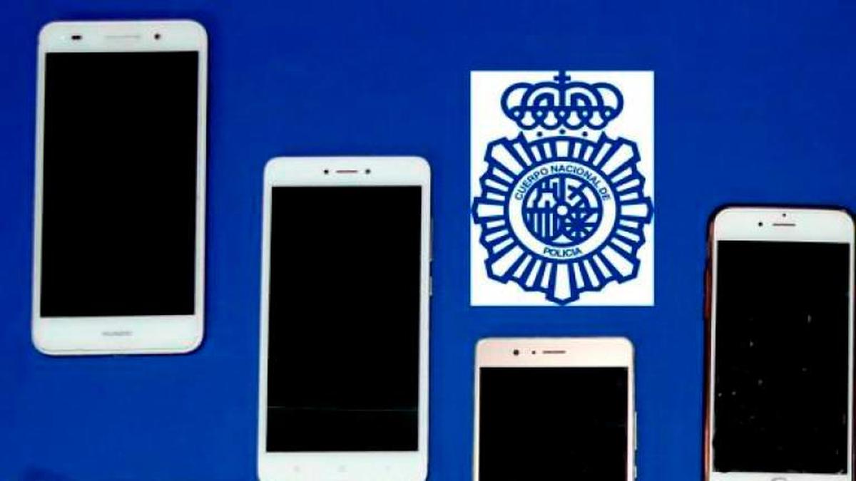 Teléfonos móviles intervenidos en otra operación policial