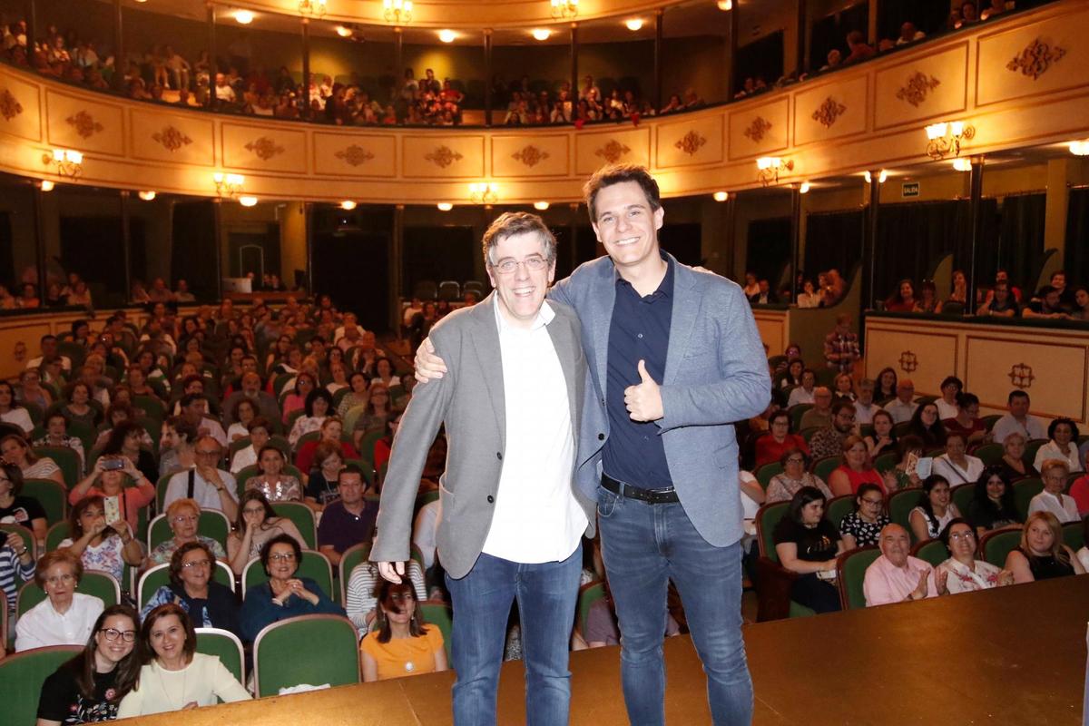 Jero Hernández y Christian Gálvez, en un abarrotado Teatro Liceo de Salamanca.