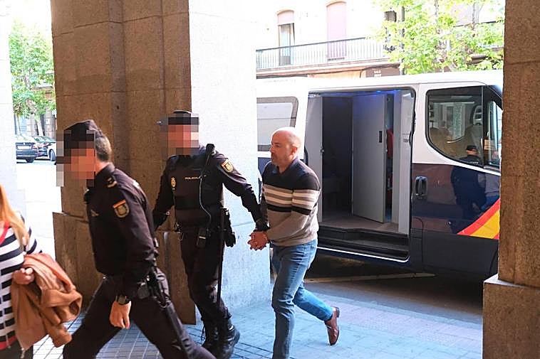 Luis Oscar Pérez Bellido, a su llegada este martes a la Audiencia Provincial.