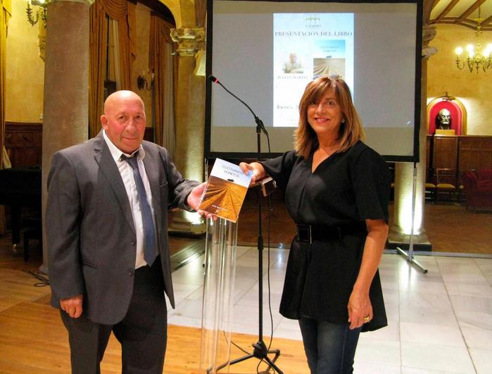 Julián Martín e Isabel Bernardo, en el Casino de Salamanca.