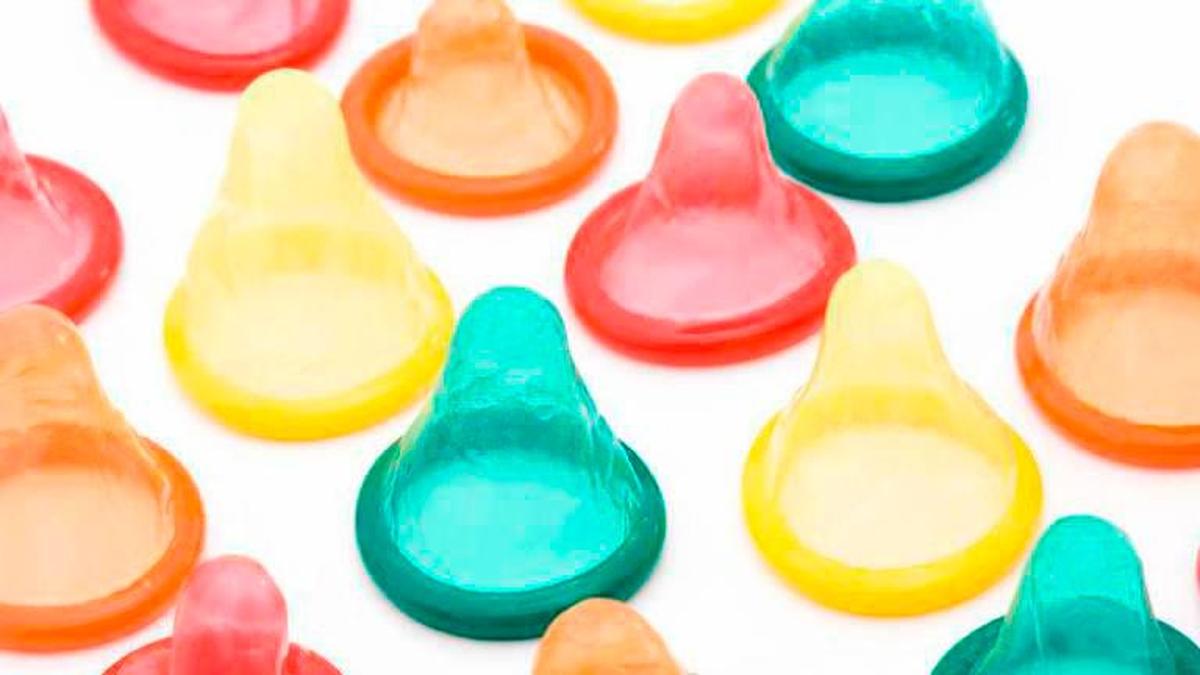 Sanidad estudia dar preservativos gratis
