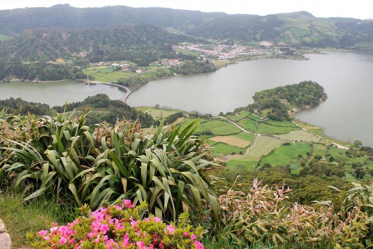 Lago de Sete Cidades en la isla de Sao Miguel.