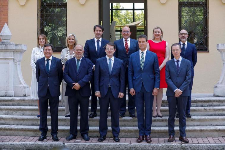 Foto de familia del Gobierno regional.