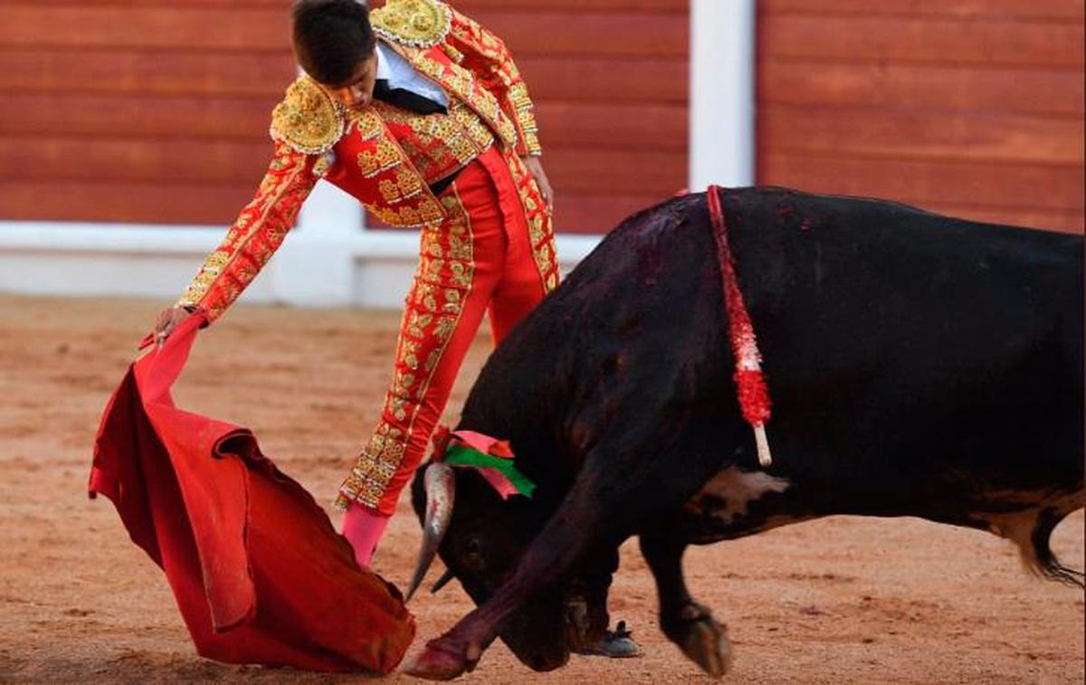 Manuel Diosleguarde, en una de sus faenas en Gijón