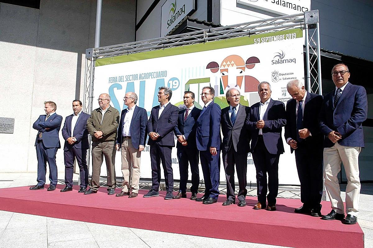 Las autoridades presentes en el Día de Portugal de Salamaq.