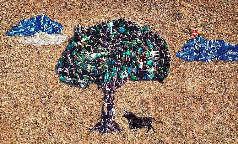 Fotografía ganadora de la novena edición de “Así somos en mi pueblo” realizada por los vecinos de Boada en homenaje al Campo Charro.