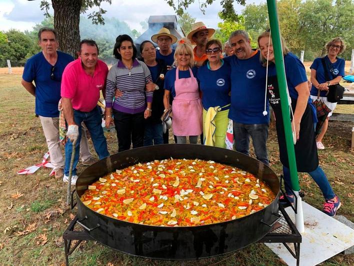 Dios le Guarde despide sus fiestas con paella