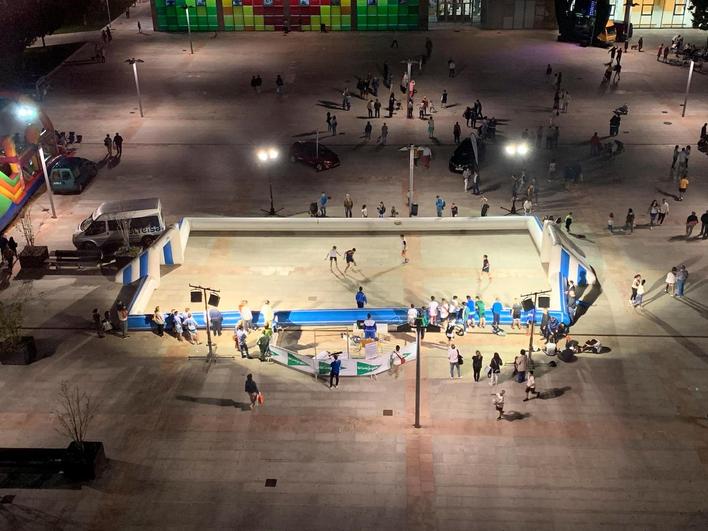 El fútbol callejero brilla en la plaza de la Concordia