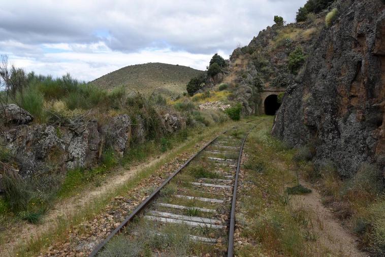 Uno de los tramos del camino de Hierro en la Fregeneda.