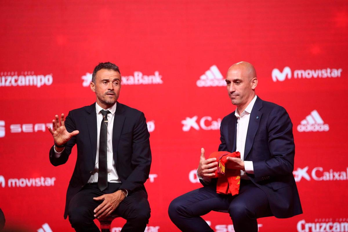 Luis Enrique junto a Luis Rubiales.