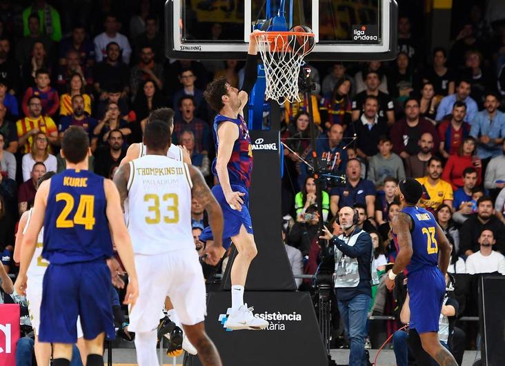 El Barça se lleva el partido en un Palau que fue una caldera, especialmente en los últimos compases.