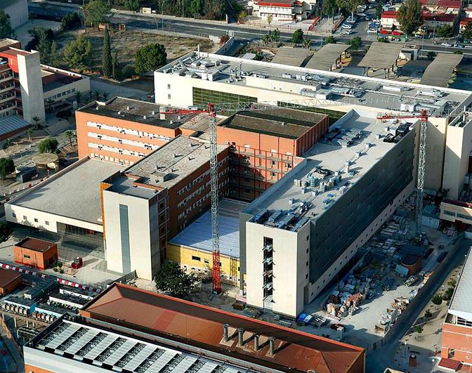 Hospital Virgen de la Arrixaca, donde fueron examinadas las tres jóvenes.