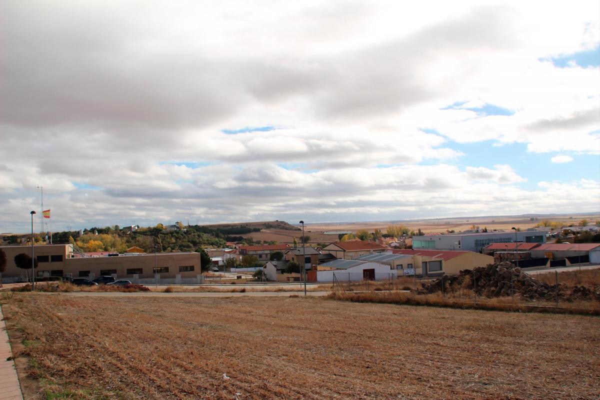 El Consistorio controlará el cerramiento y limpieza de solares.