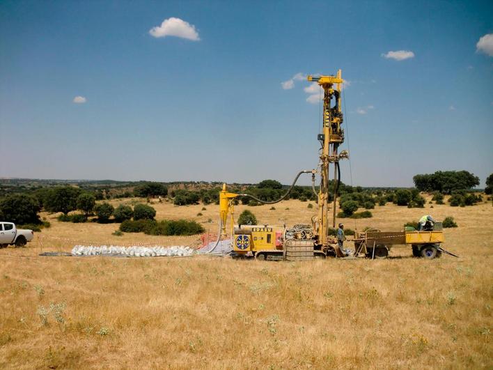 Realización de trabajos de investigación minera en el oeste de la provincia de Salamanca.