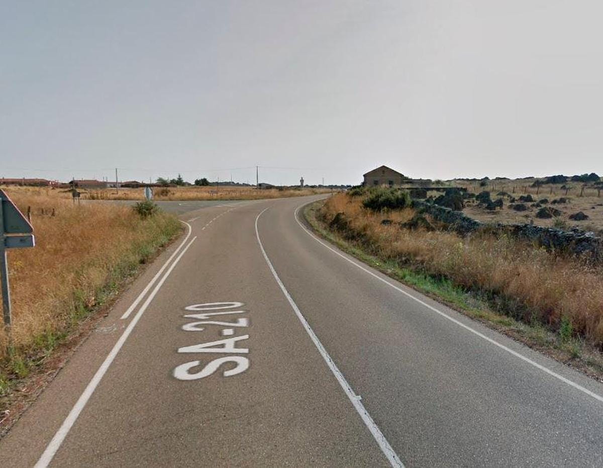 Carretera SA-201 a la altura de Berrocal de Huebra.