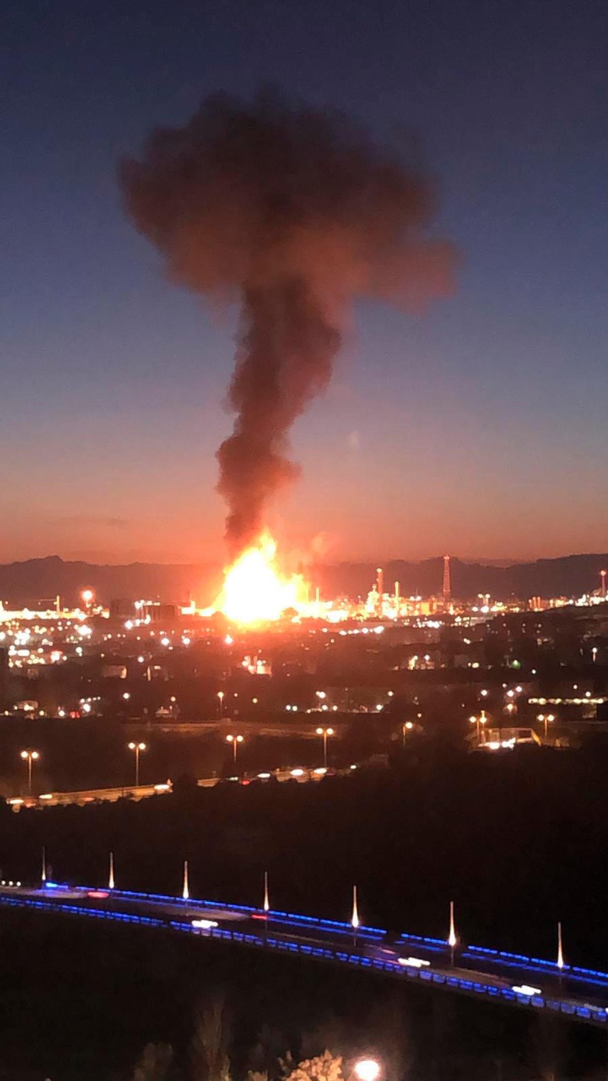 Explosión en una petroquímica de Tarragona.