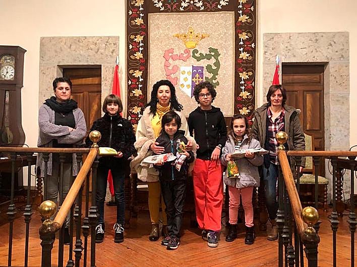 Entrega de premios del concurso de dibujo con motivo de las fiestas de La Candelaria.