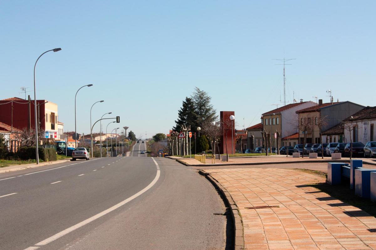 Travesía de Doñinos de Salamanca.