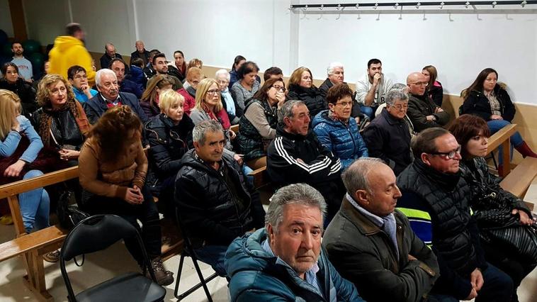 Alrededor de medio centenar de vecinos participaron en la reunión convocada por la Asociación Arator.