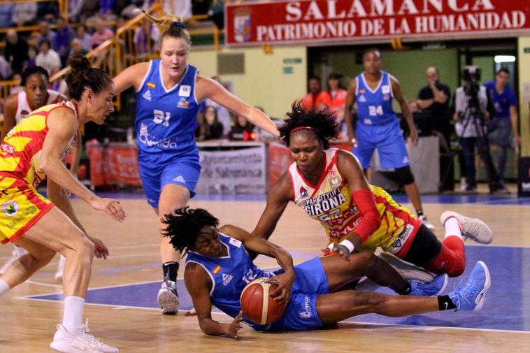 Lance del encuentro entre el Perfumerías y el Spar Girona disputado en noviembre en Salamanca.